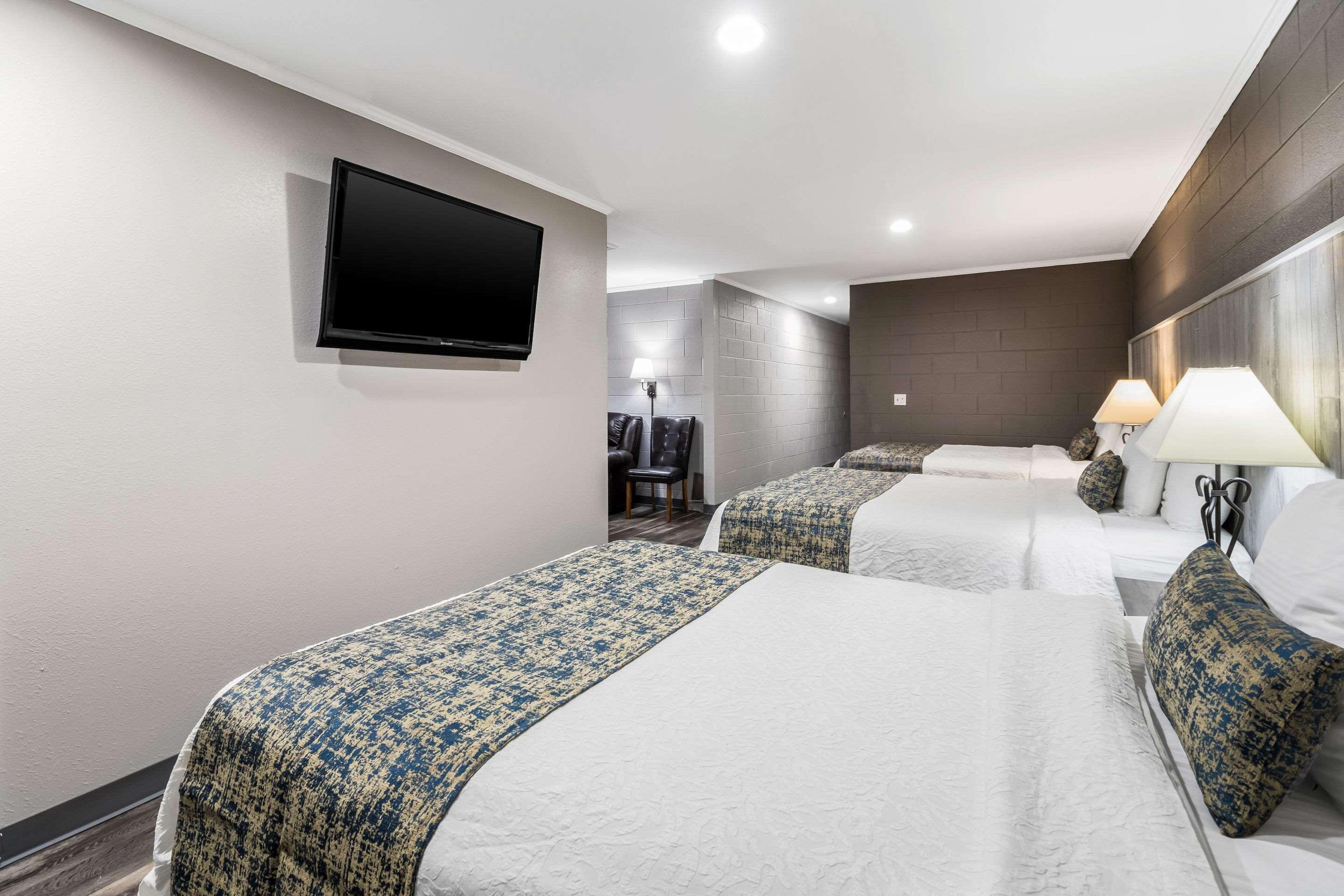 Rodeway Inn Cadiz Extérieur photo