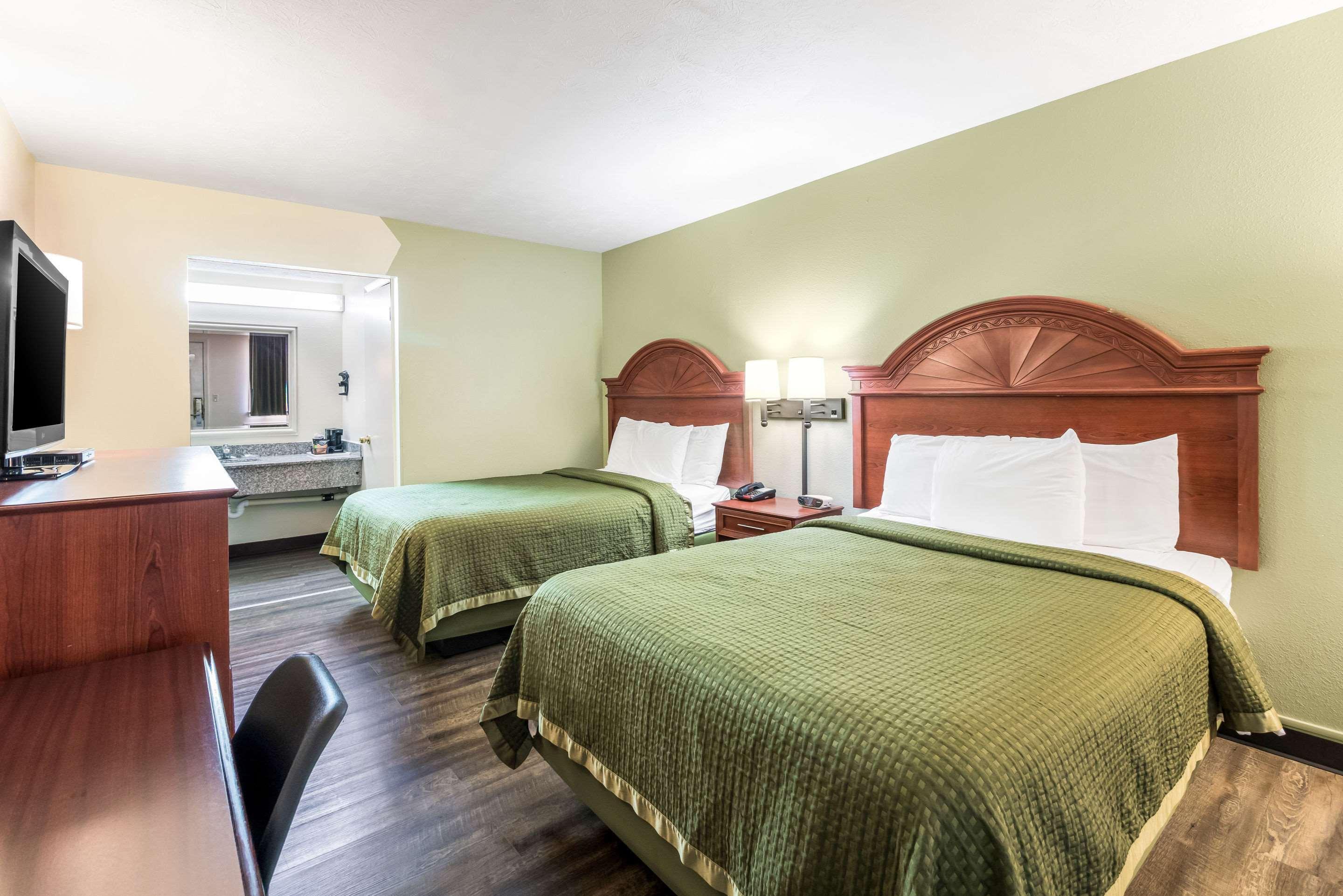 Rodeway Inn Cadiz Extérieur photo